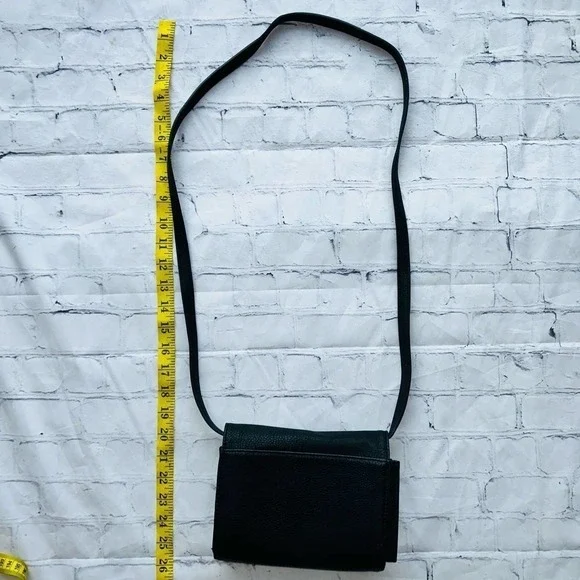 Nwot Women’s GH Bass Company Leather Crossbody Purse - Picture 6 of 8